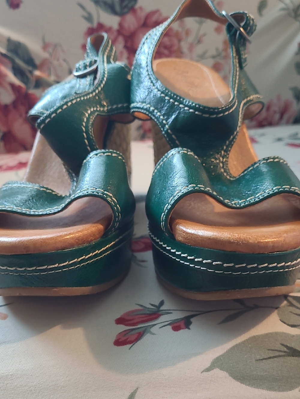 NAYA "Eternal" new never worn Green Leather Wedge Classic Sandal Size 9 M - Picture 3 of 8